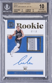 2018-19 Panini "Encased Gold" #215 Luka Doncic Signed Jersey Patch Rookie Card (#07/10) – BGS PRISTINE 10/BGS 10